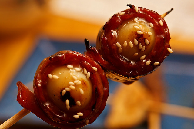 [食記]新北中和 興南夜市內的隱藏版串燒店 平價高CP又好玩 - 小串燒