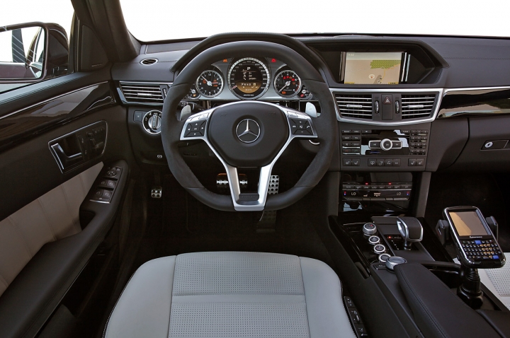 2010 E63 AMG 內裝可以改裝成 2012 年式樣嗎?