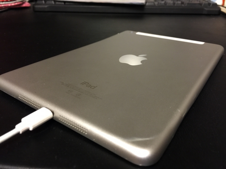 ipad mini 2 被壓歪了