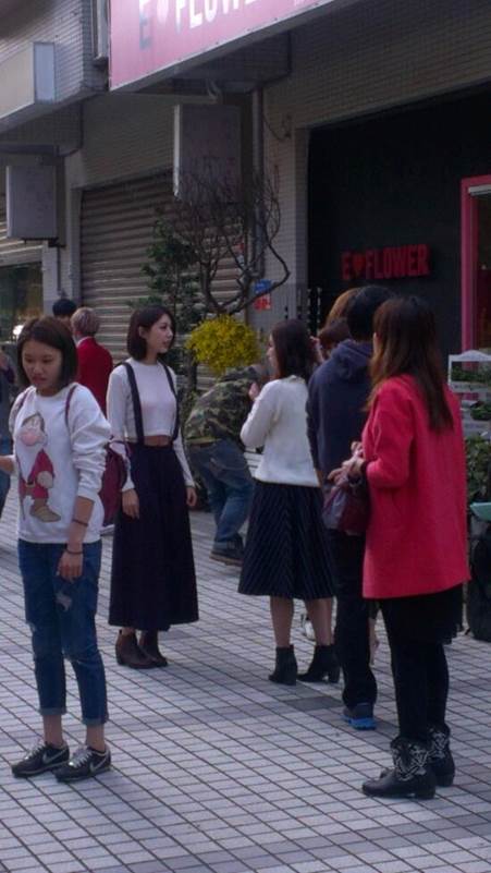 超歡樂搬年貨比賽 & 巧遇一堆藝人與正妹