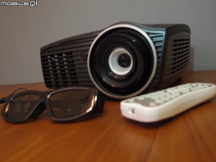 [開箱文]Optoma HC51 DLP 投影機 不專業開箱文