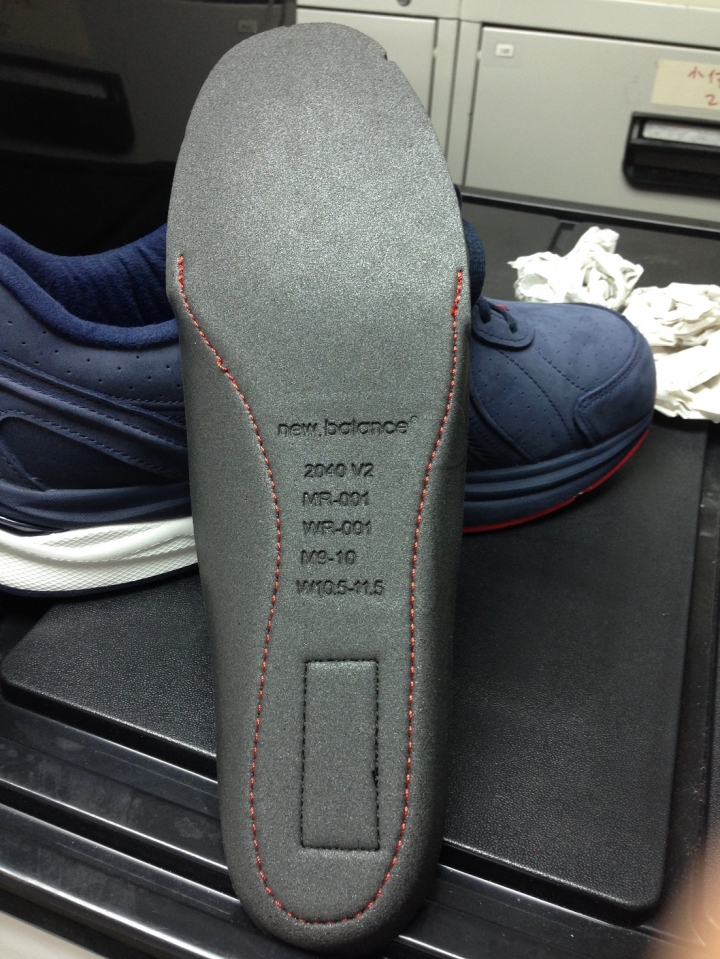 New Balance 總統慢跑鞋  M2040v2 Navy with Red