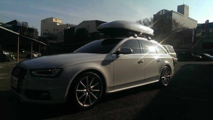 A4 AVANT+YAKIMA旅行箱