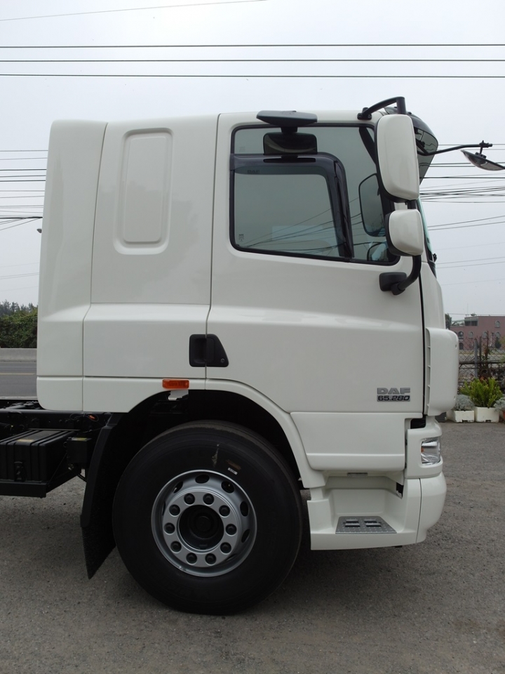 分享 DAF 2015年全新車款 CF65  280  4X2  17噸商用貨車 ....