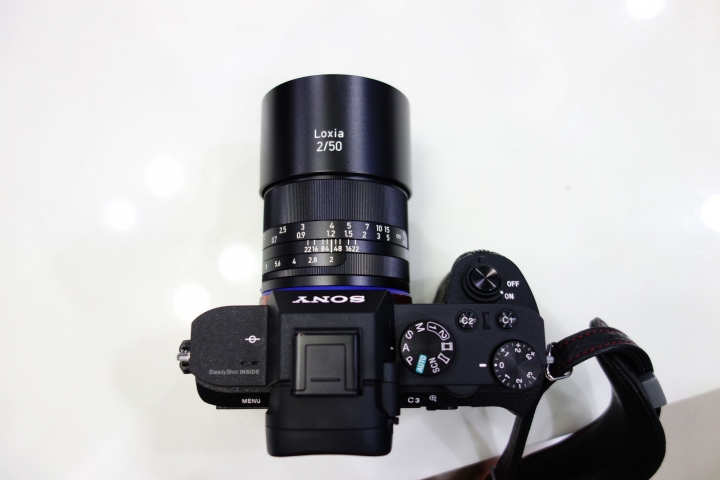 ZEISS  Loxia 50/f2   藍標、藍圈加持~ 從此考試都一百分!!!