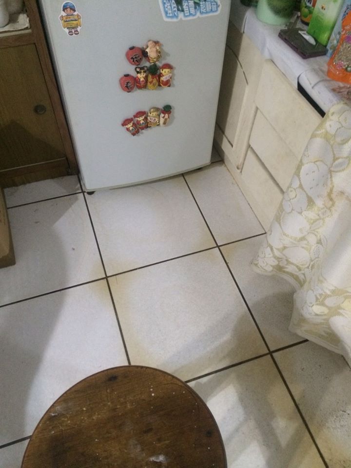 公寓清洗水塔造成的屋內淹水