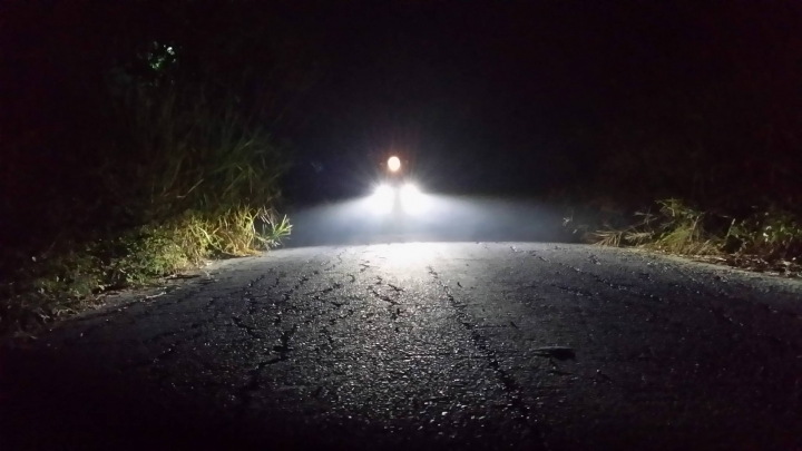 [電系] 貓瞳LED車燈(附與HID比較和試車影片)