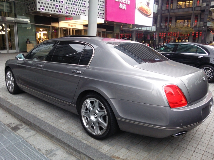 1/18 微風松高 Bentley