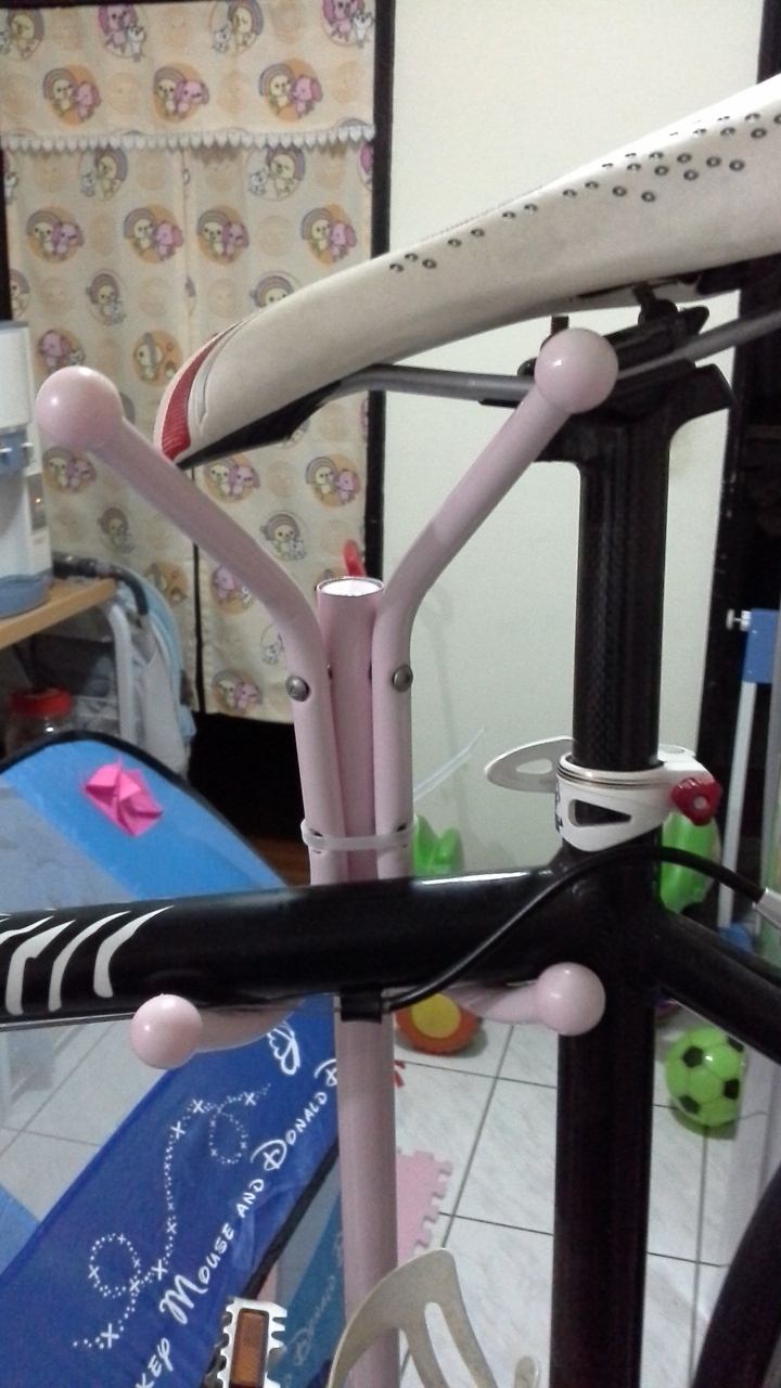 壞掉衣帽架 DIY 置車架
