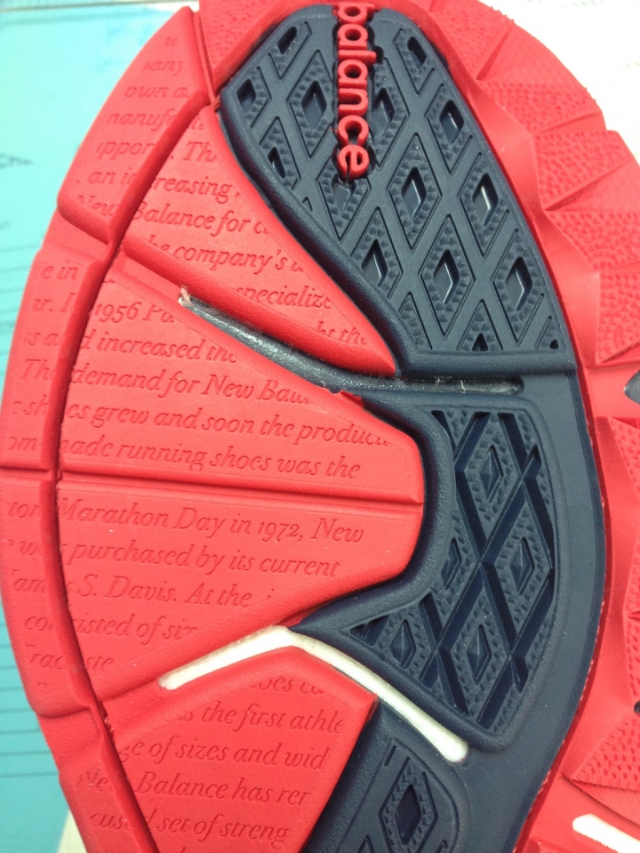 New Balance 總統慢跑鞋  M2040v2 Navy with Red