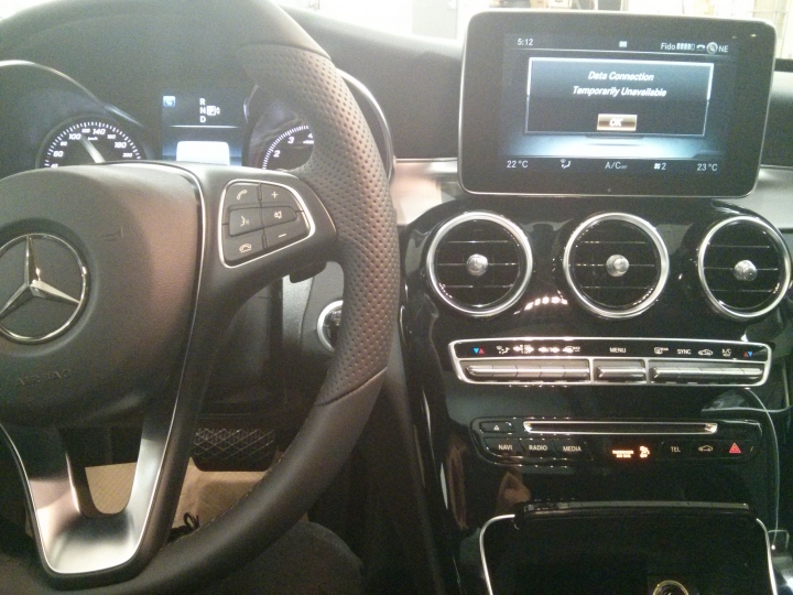 加拿大開箱文 全新 W205 C300 4MATIC (新增Head-up Display)