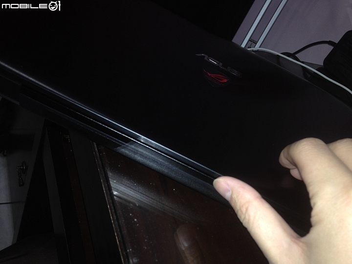 ASUS G551JM筆電割傷人事件