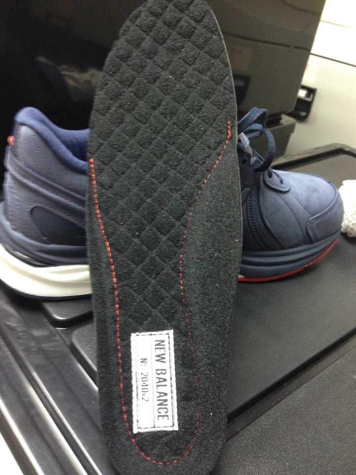 New Balance 總統慢跑鞋  M2040v2 Navy with Red