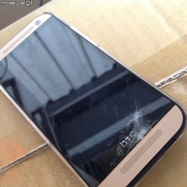 HTC ONE mini 2 螢幕破裂