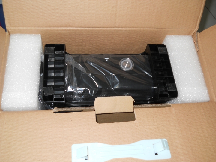 [開箱分享] M-ATX規格之 視博通 小奇兵   內建300W電源的鋼烤質感小機殼