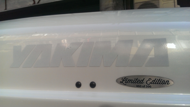 A4 AVANT+YAKIMA旅行箱