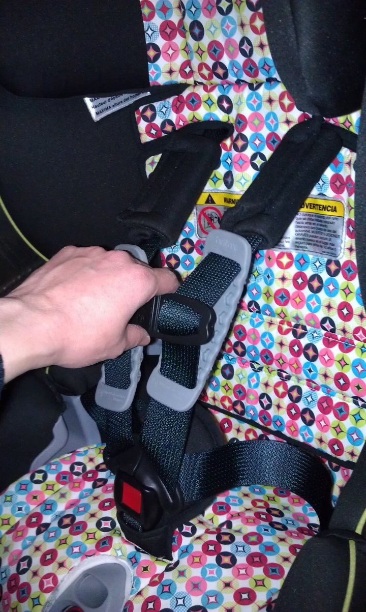 britax BOULEVARD CLICKTIGHT harness 安全帶怎麼用鬆 變長 拉長