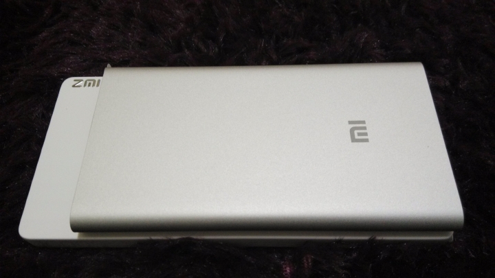 [新品] ZMI行動電源10000mAh 與 小米行動電源5000mAh 不專業開箱