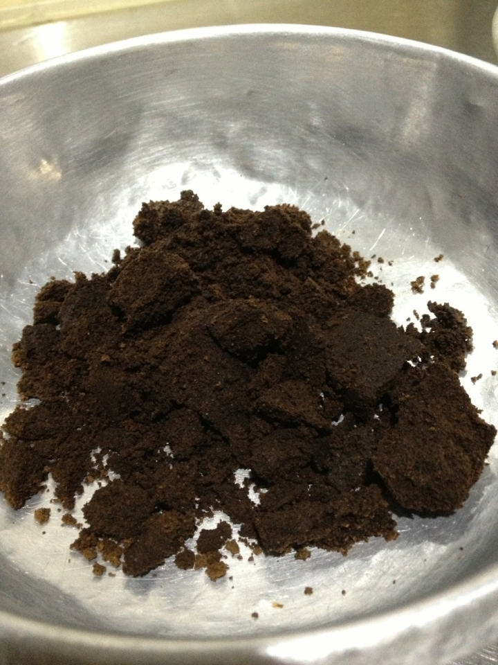 {發問}  bialetti brikka 加壓摩卡壺 摩豆粗細 cremaz噴發 小疑問