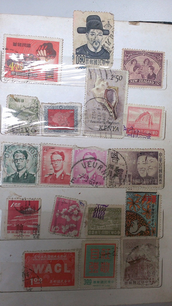 爸爸以前收集的郵票，不知道現在值不值錢?
