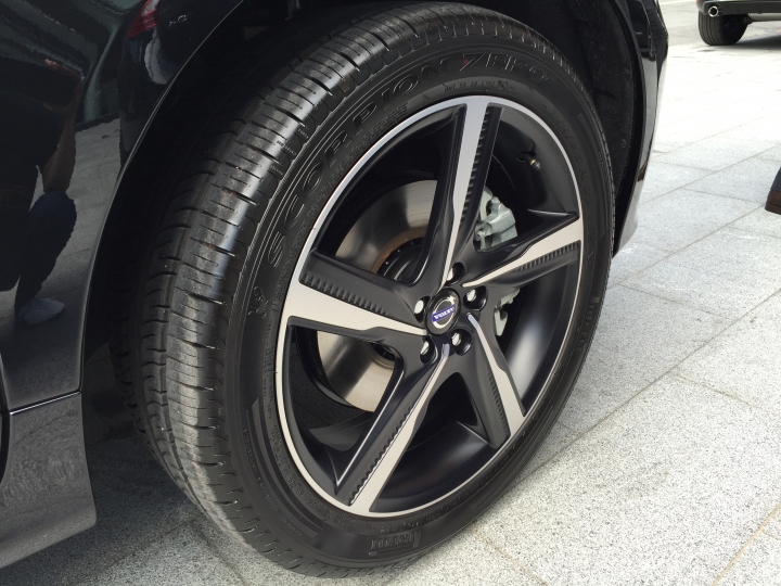 我的 XC60 R-design 也訂了（1/17補開箱照）