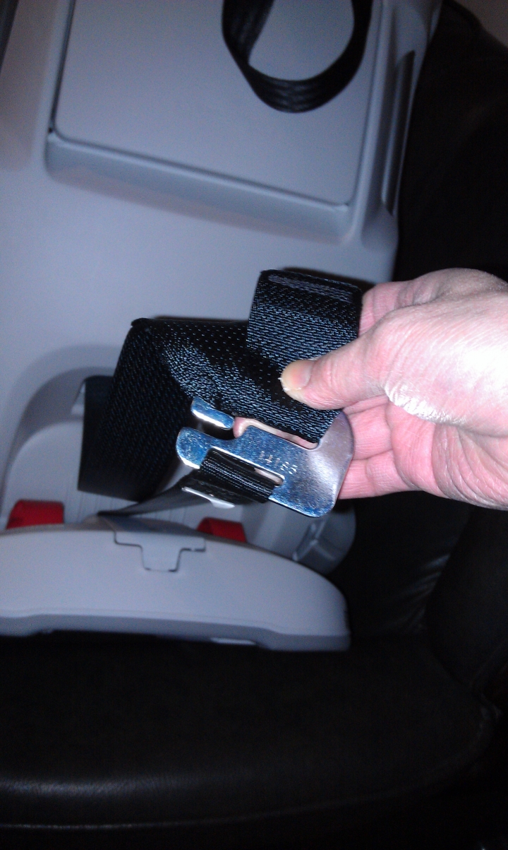 britax BOULEVARD CLICKTIGHT harness 安全帶怎麼用鬆 變長 拉長