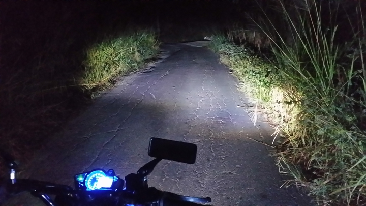 [電系] 貓瞳LED車燈(附與HID比較和試車影片)
