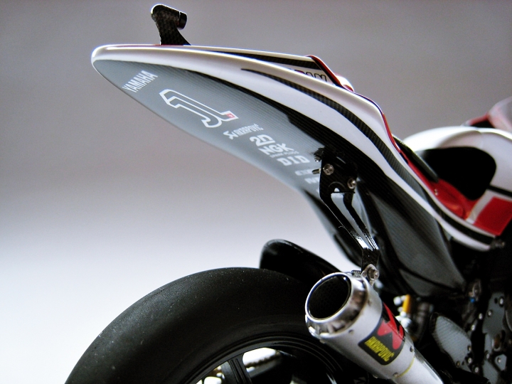 [作品分享] 歷史傳承！YAMAHA YZR-M1 世界GP參賽五十周年紀念
