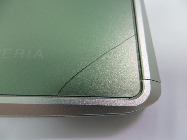 DEVILCASE鋁合金保護框造成Z3背板玻璃破裂