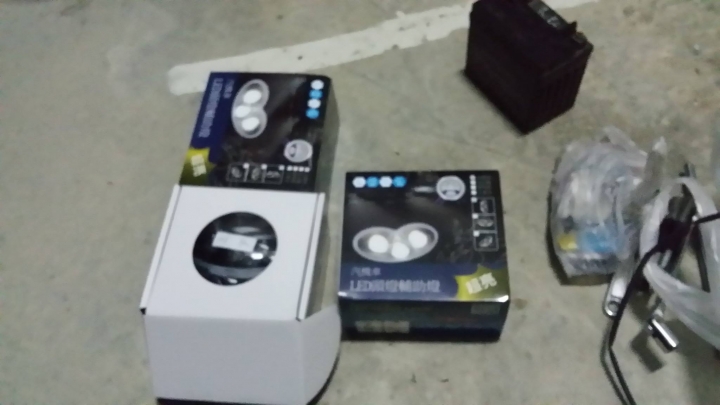 [電系] 貓瞳LED車燈(附與HID比較和試車影片)