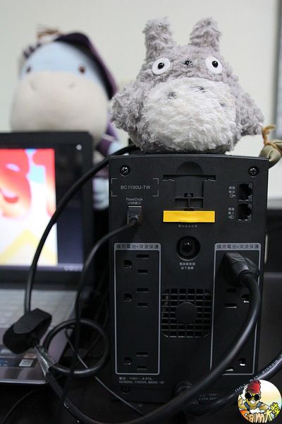 [開箱文] APC Back-UPS 1100 小黑不斷電系統