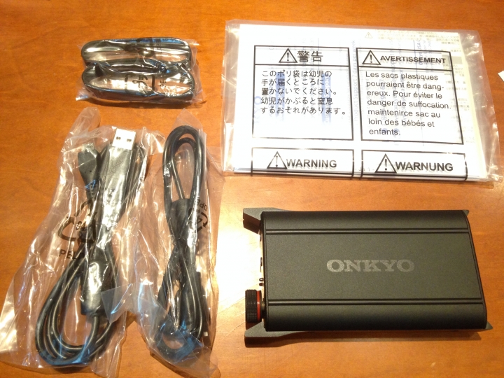 [開箱]熱情如火的黑盒子 ONKYO DAC-HA200 DAC 耳擴一體機～（圖多、廢話也多）
