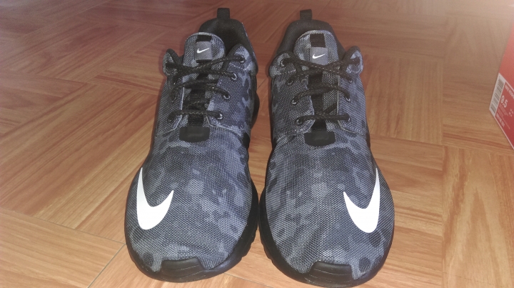 <開箱> 今天買的鞋子~NIKE ROSHE RUN