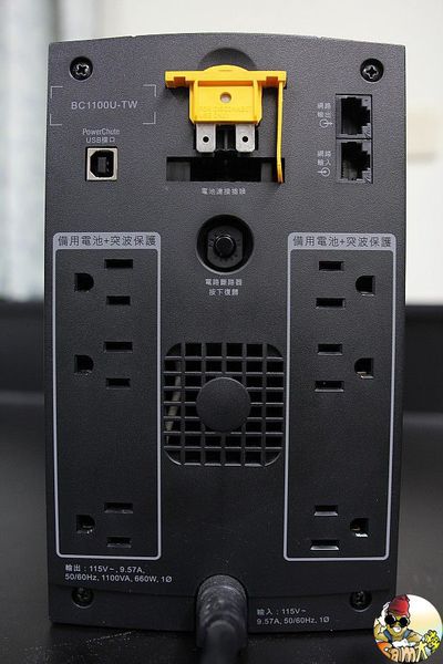[開箱文] APC Back-UPS 1100 小黑不斷電系統
