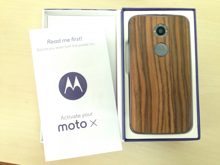 Moto X 2nd gen 胡桃木 開箱 (圖非常少)