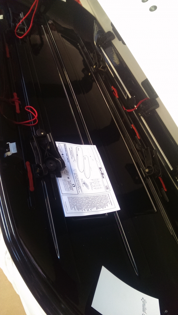 A4 AVANT+YAKIMA旅行箱