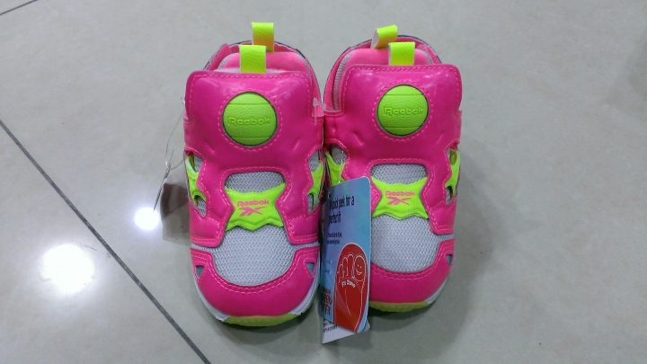 [開箱] Reebok Versa Pump Fury Syn
