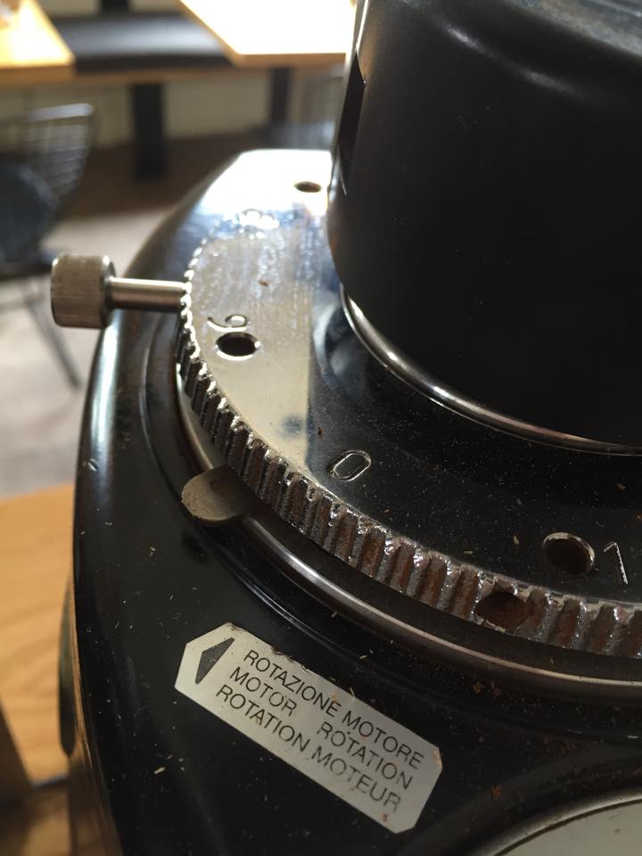 關於定量磨豆機Mazzer Robur E