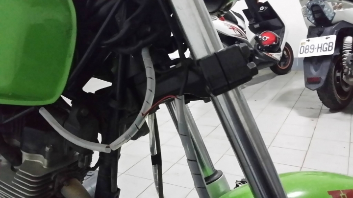 [電系] 貓瞳LED車燈(附與HID比較和試車影片)