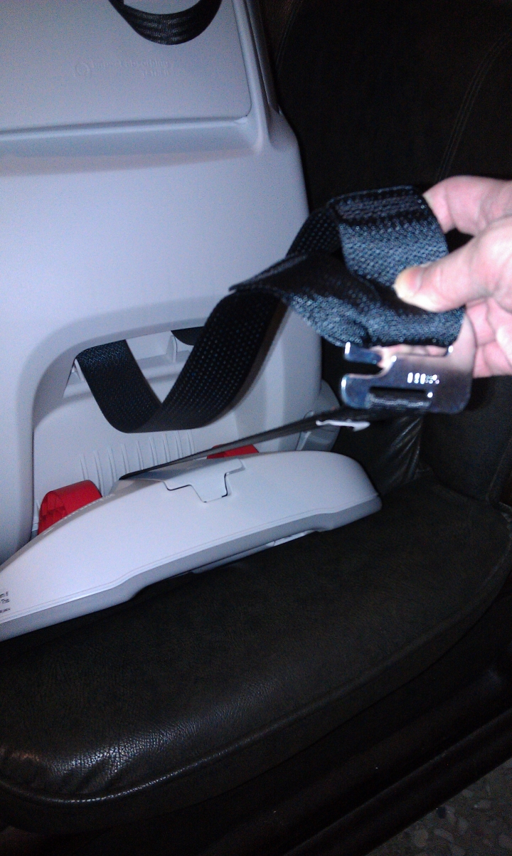 britax BOULEVARD CLICKTIGHT harness 安全帶怎麼用鬆 變長 拉長
