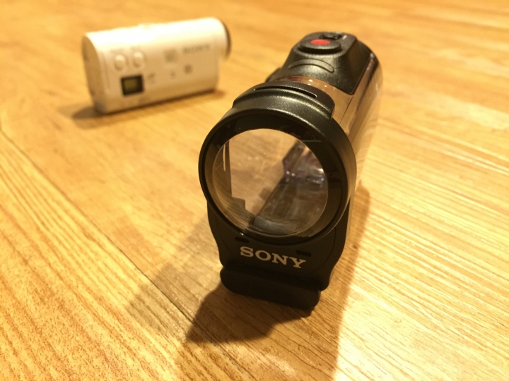{mr.獅;:彘 開箱&分享} mini，輕便，單車好夥伴 SONY HDR-AZ1