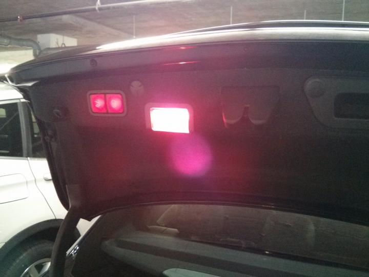 加拿大開箱文 全新 W205 C300 4MATIC (新增Head-up Display)