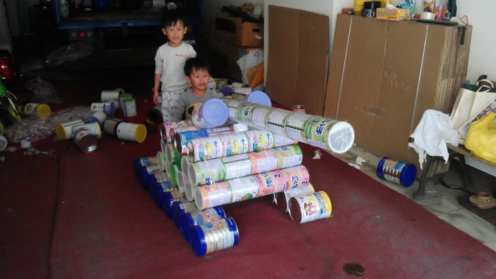 奶粉牆裝潢, 變身奶粉戰車