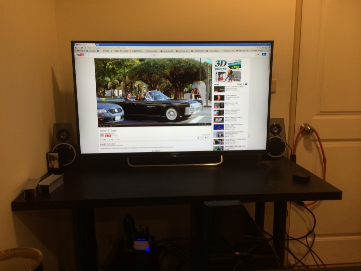 大家的 SONY KDL-42W700B 兩邊會暗角很明顯嗎