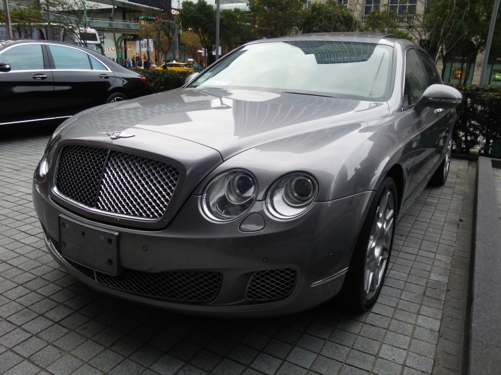 1/18 微風松高 Bentley