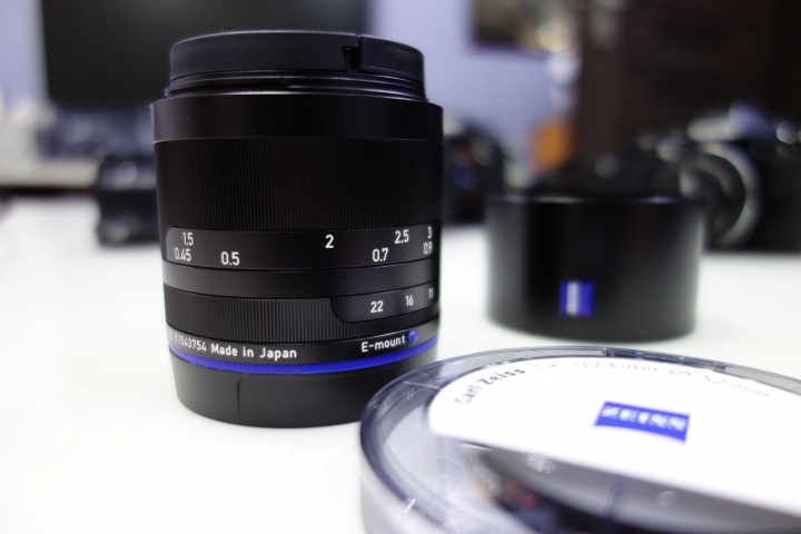 ZEISS  Loxia 50/f2   藍標、藍圈加持~ 從此考試都一百分!!!
