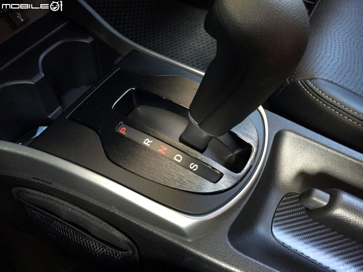 分享 honda FIT3 髮絲紋影音飾版 保護貼 new city 也有