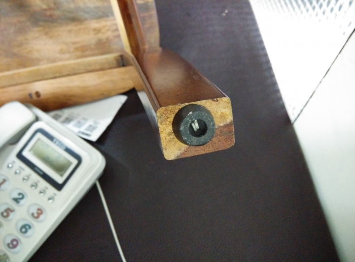 這是木頭椅嗎?