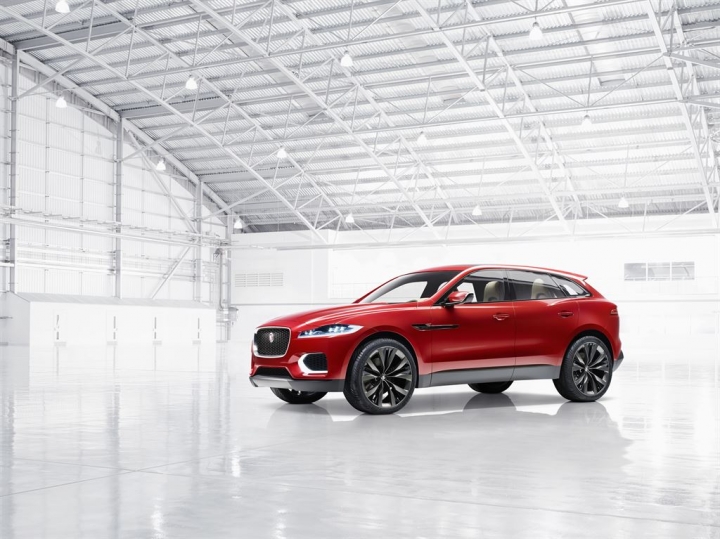 Jaguar 首輛跨界休旅車 F-Pace 預告
