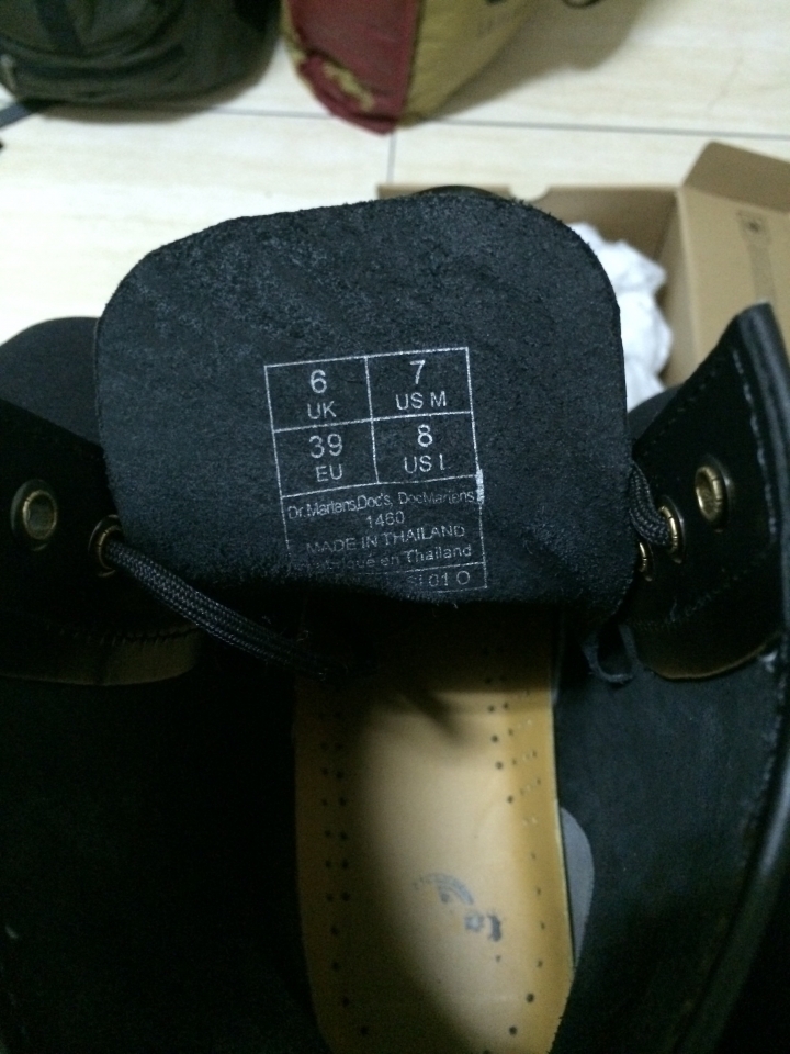 想請問這雙dr martens 1460 真假
